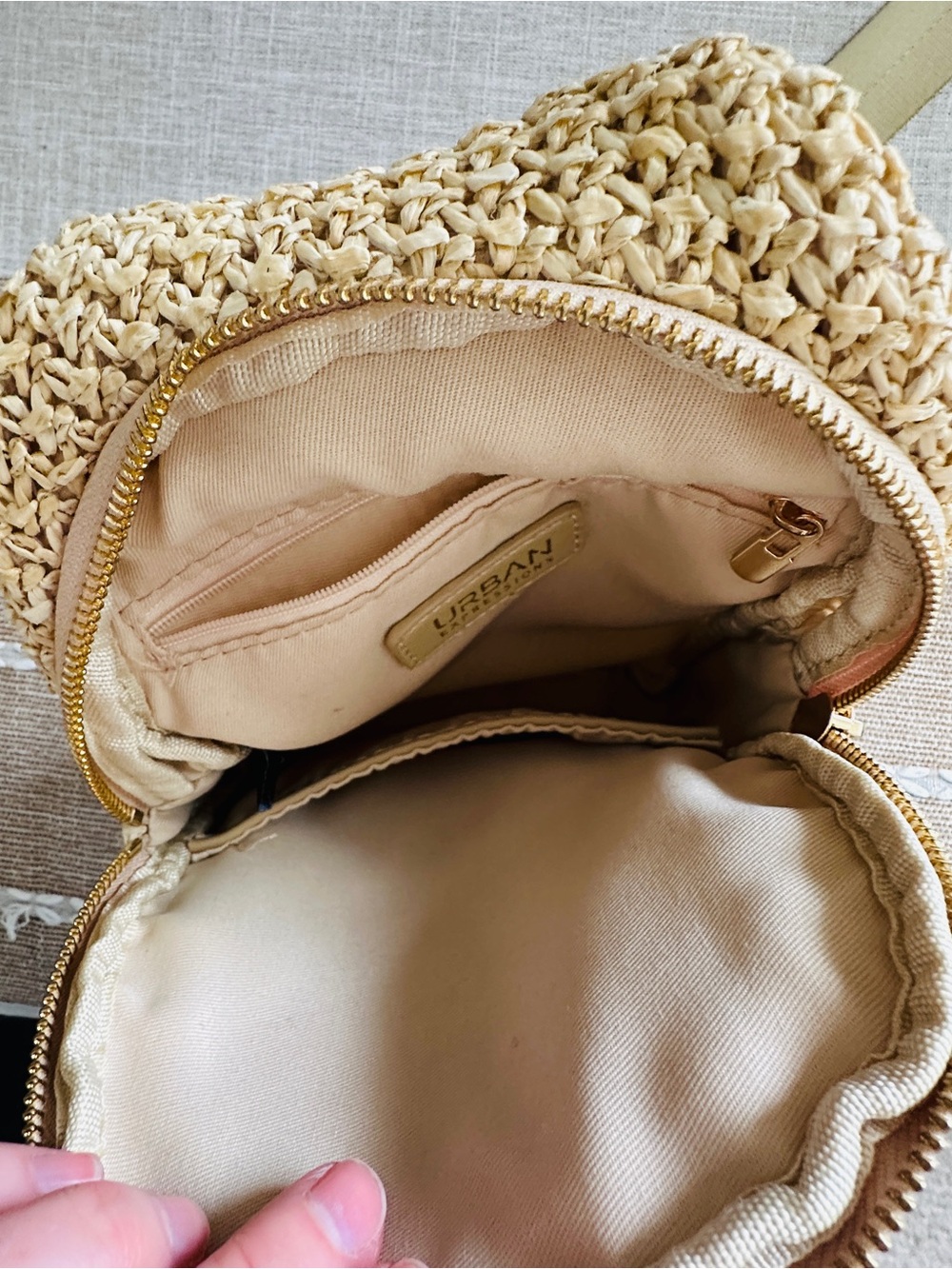Urban Expressions Woven Crossbody Bag in Beige - Picture 4 of 10